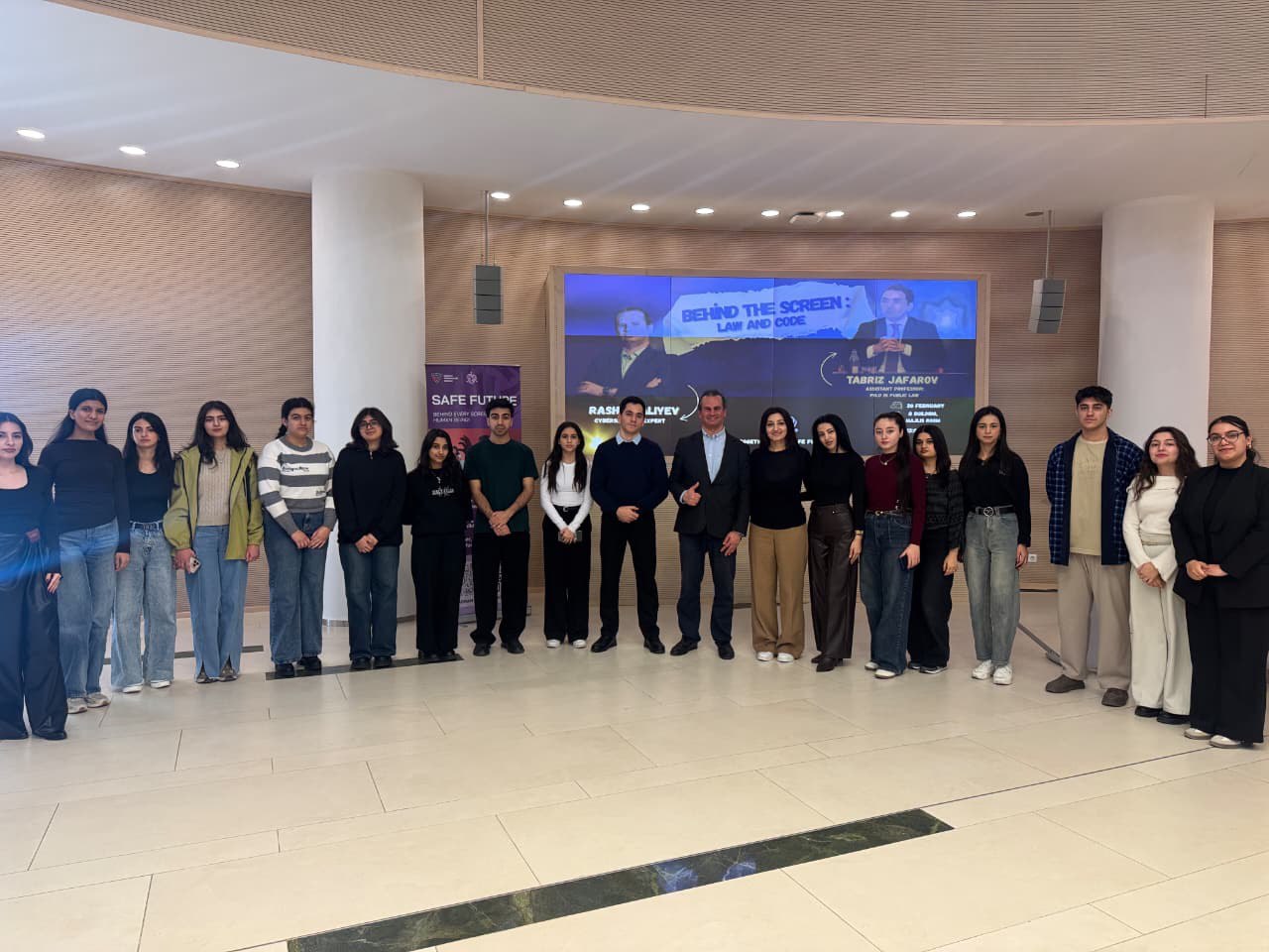 Gənclər üçün rəqəmsal təhlükəsizlik təlimi